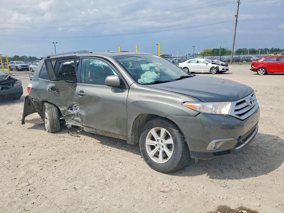 2013 Toyota Highlander VIN 5TDBK3EH6DS222256 COPART salvage auction — SIDE, In - Certificate Of Title, sold $1,250 on 2026-07-14 (photo 4)