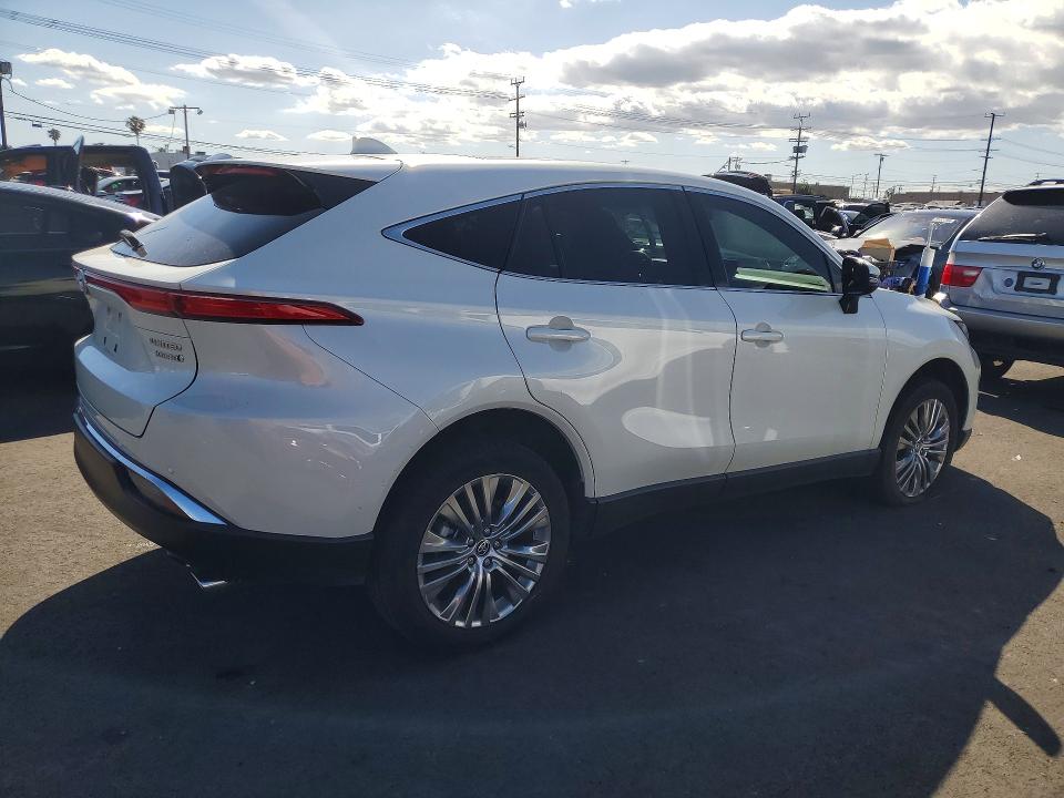 2022 Toyota Venza VIN JTEAAAAH4NJ110140 COPART salvage auction — SIDE, Salvage Title, sold $14,800 on 2026-07-13 (photo 3)