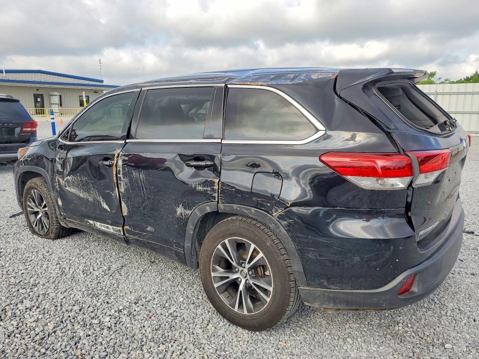 2018 Toyota Highlander VIN 5TDZZRFH7JS247223 COPART salvage auction — SIDE, Tx - Salvage Vehicle Title, sold $3,650 on 2026-07-06 (photo 2)