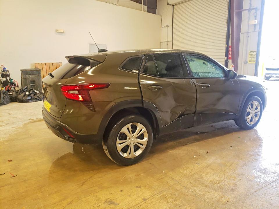 2024 Chevrolet Trax VIN KL77LFE20RC212635 COPART salvage auction — SIDE, Tx - Salvage Vehicle Title, sold $4,650 on 2026-07-07 (photo 3)