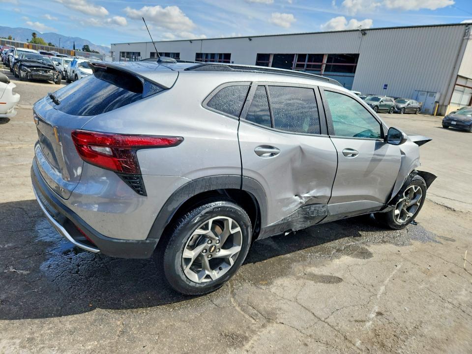 2025 Chevrolet Trax VIN KL77LHEP8SC243077 COPART salvage auction — FRONT END, Fl - Certificate Of Destruction, sold $1,850 on 2026-07-17 (photo 3)