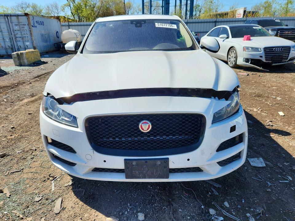 2020 Jaguar F-pace VIN SADCJ2FX0LA649164 COPART salvage auction — VANDALISM, Il - Certificate Of Title, sold $5,500 on 2026-07-22 (photo 5)