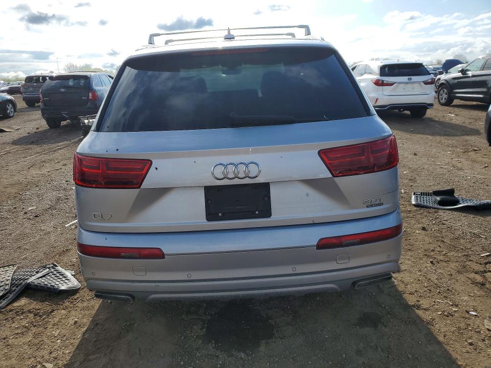 2017 Audi Q7 VIN WA1LAAF7XHD021182 COPART salvage auction — WATER/FLOOD, Il - Salvage Cert-Flood, sold $3,800 on 2026-07-16 (photo 6)