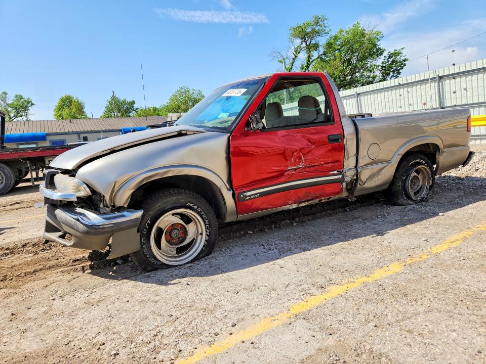 2002 Chevrolet S-10 pickup VIN 1GCCS145928119432 COPART salvage auction — FRONT END, KS - CERT OF TITLE-SALVAGE, sold $275 on 2026-07-08 (photo 1)