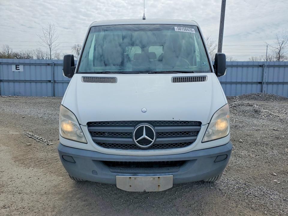 2011 Mercedes-benz Sprinter 2500 VIN WDZBE7CC8B5533647 COPART salvage auction — MINOR DENT/SCRATCHES, ON - PERMIT NO BRAND - UNFIT, sold $2,000 on 2026-07-15 (photo 5)