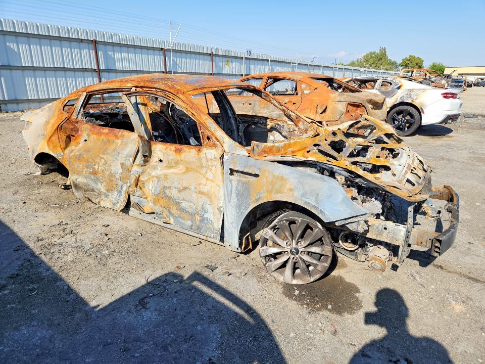 2018 Kia Optima VIN 5XXGT4L3XJG237498 COPART salvage auction — BURN, Ca - Non-Repairable Vehicle Cert, sold $200 on 2026-07-06 (photo 4)