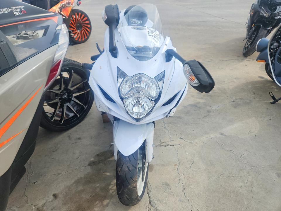 2019 Suzuki VIN JS1GN7FA3K7100526 COPART salvage auction — FRONT END, Salvage Title, sold $30 on 2026-07-27 (photo 2)
