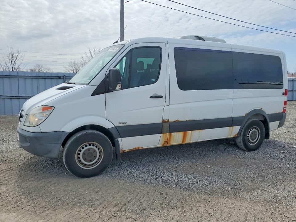 2011 Mercedes-benz Sprinter 2500 VIN WDZBE7CC8B5533647 COPART salvage auction — MINOR DENT/SCRATCHES, ON - PERMIT NO BRAND - UNFIT, sold $2,000 on 2026-07-15 (photo 1)