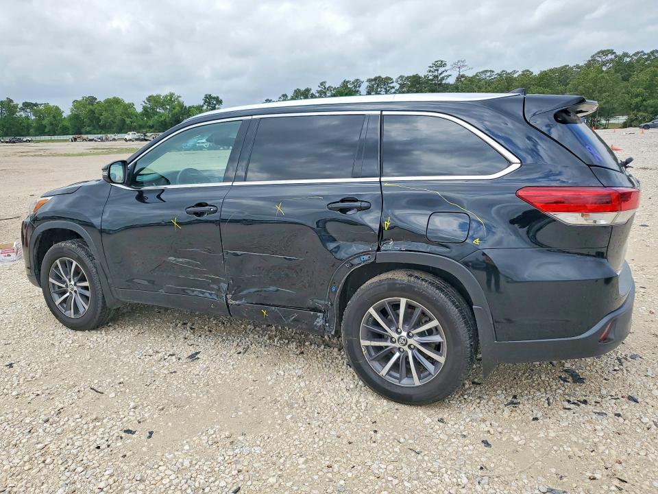 2017 Toyota VIN 5TDKZRFH5HS520977 COPART salvage auction — SIDE, Tx - Certificate Of Title, sold $3,300 on 2026-07-28 (photo 2)