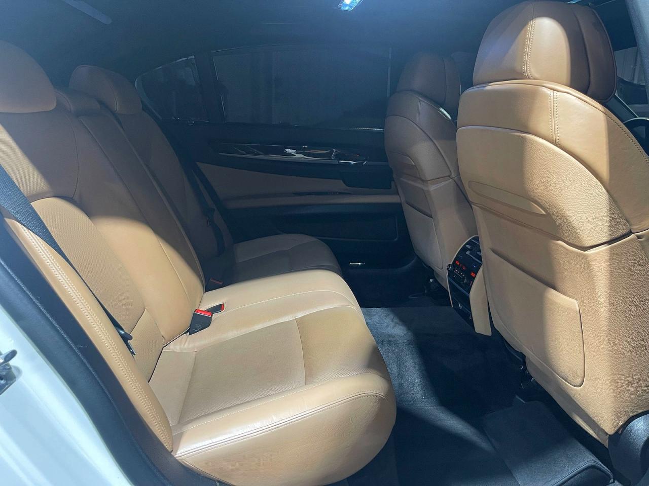 2010 BMW 7er VIN WBAKB8C58ACY64395 COPART salvage auction — Damage History, Rs - Clean Title, sold $22,600 on 2026-07-10 (photo 6)