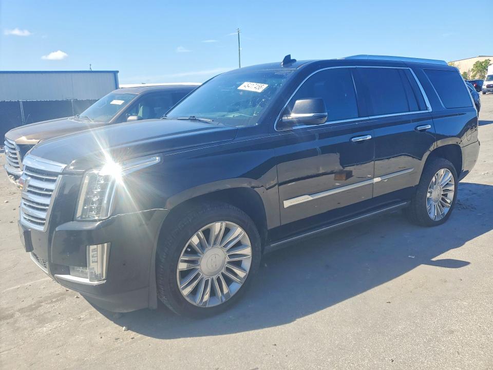 2019 Cadillac Escalade VIN 1GYS4DKJ3KR149523 COPART salvage auction — MINOR DENT/SCRATCHES, Tx - Certificate Of Title (P), sold $11,800 on 2026-07-30 (photo 1)