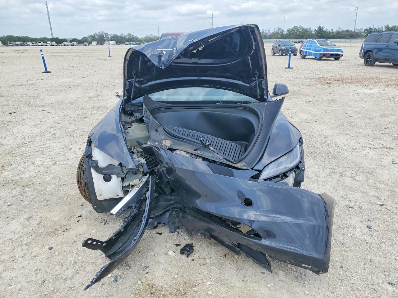 2025 Tesla Model 3 VIN 5YJ3E1EA7SF002242 COPART salvage auction — Front End, TX - SALVAGE VEHICLE TITLE, sold $8,400 on 2026-06-25 (photo 5)