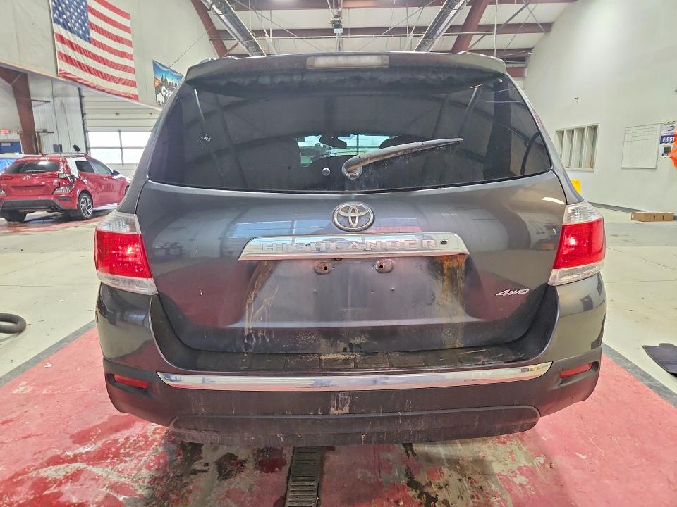 2011 Toyota Highlander VIN 5TDDK3EH0BS091833 COPART salvage auction — MINOR DENT/SCRATCHES, NY - CERTIFICATE OF TITLE, sold $4,800 on 2026-07-27 (photo 6)