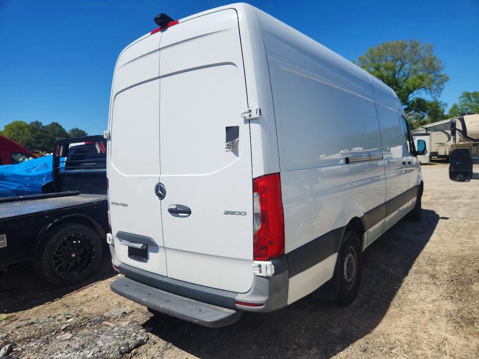 2022 Mercedes-benz Sprinter VIN W1Y40CHY6NT104474 COPART salvage auction — MINOR DENT/SCRATCHES, GA - CERTIFICATE OF TITLE, sold $9,300 on 2026-07-27 (photo 3)