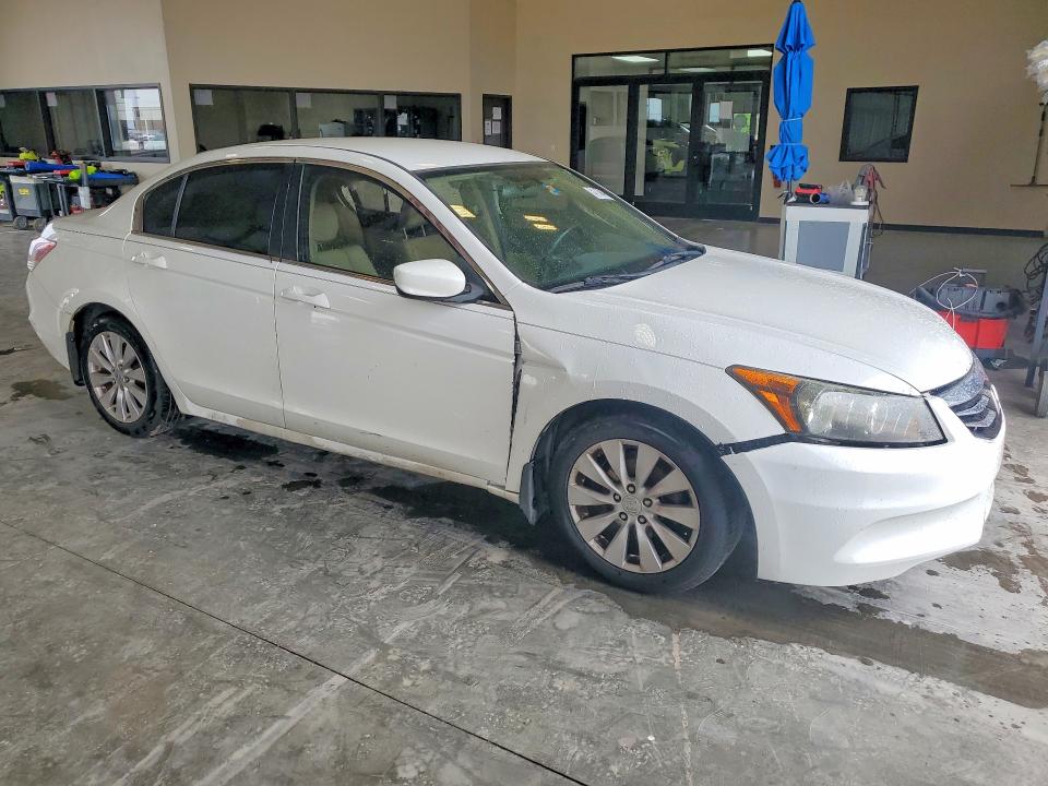 2012 Honda Accord VIN 1HGCP2F65CA121395 COPART salvage auction — SIDE, Tx - Salvage Vehicle Title, sold $750 on 2026-07-02 (photo 4)