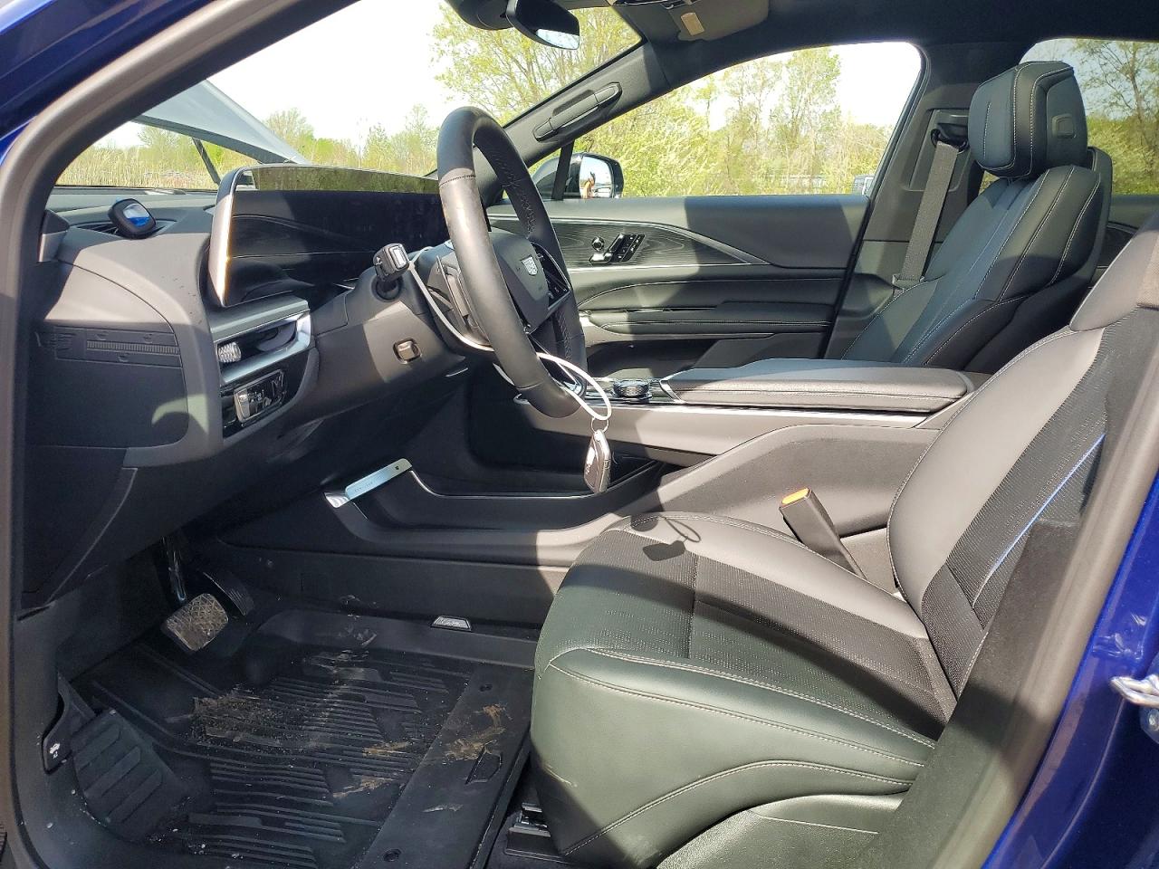 2025 Cadillac LYRIQ VIN 1GYKPURL4SZ318401 COPART salvage auction — Hail, OH - CERT OF TITLE-SALVAGE, sold $25,750 on 2026-07-02 (photo 7)