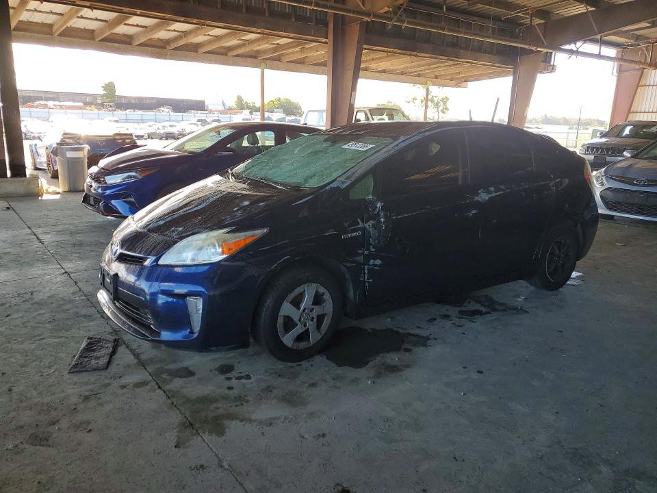 2015 Toyota Prius VIN JTDKN3DU5F0483339 COPART salvage auction — ROLLOVER, CA - NON-REPAIRABLE VEHICLE CERT, sold $550 on 2026-07-27 (photo 1)