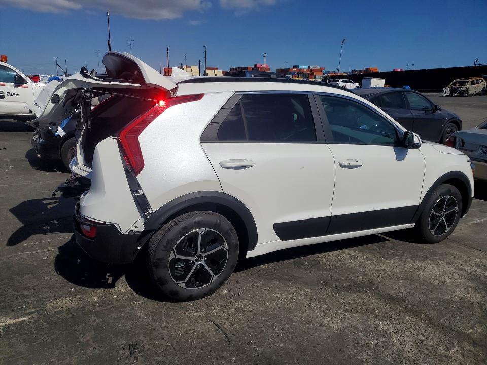 2025 Kia Niro VIN KNDCR3LE9S5307944 COPART salvage auction — REAR END, CA, sold $7,800 on 2026-07-15 (photo 3)