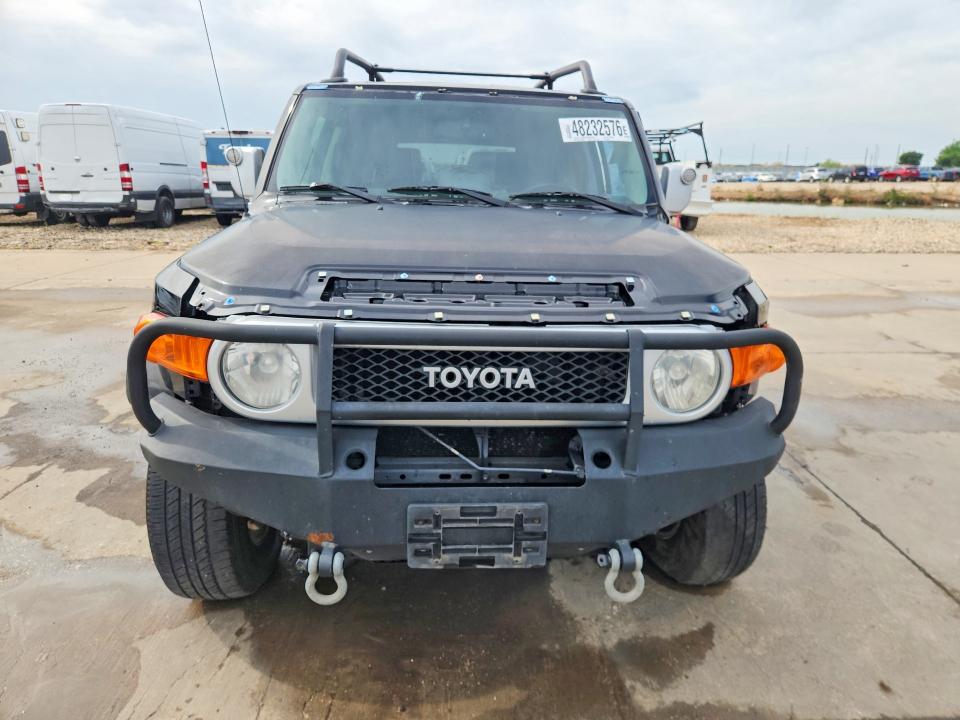 2014 Toyota Fj cruiser VIN JTEBU4BF8EK186982 COPART salvage auction — FRONT END, Tx - Certificate Of Title, sold $6,700 on 2026-07-02 (photo 5)