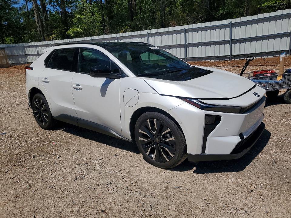 2026 Toyota Bz4x VIN JTMBDAFB2TA006151 COPART salvage auction — SIDE, Nc - Salvage Certificate Of Title, sold $11,200 on 2026-07-31 (photo 4)