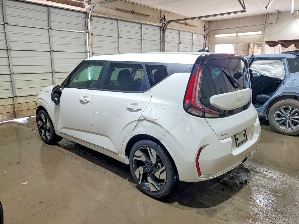 2025 Kia Soul VIN KNDJ53AU7S7963951 COPART salvage auction — ROLLOVER, Tn - Salvage Certificate, sold $175 on 2026-07-28 (photo 2)