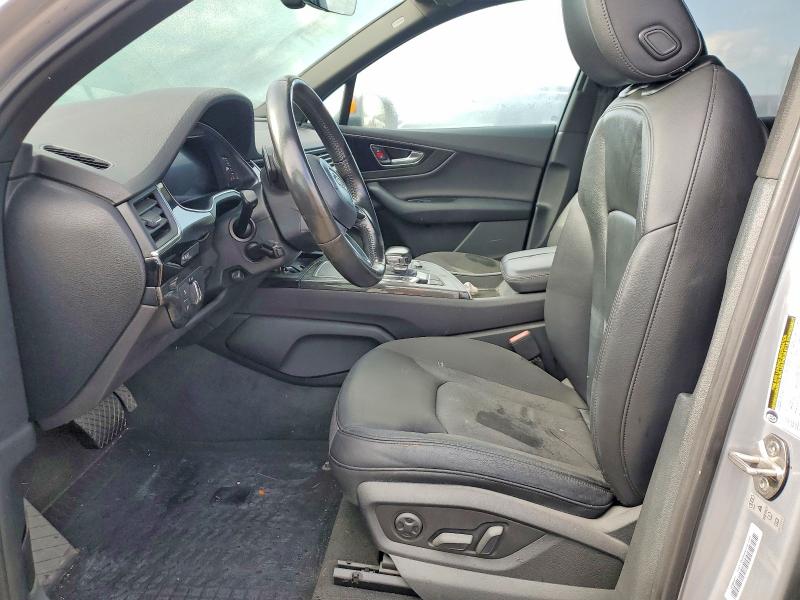 2017 Audi Q7 VIN WA1LAAF7XHD021182 COPART salvage auction — WATER/FLOOD, Il - Salvage Cert-Flood, sold $3,800 on 2026-07-16 (photo 7)