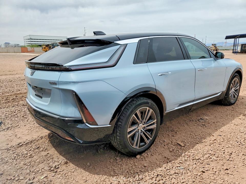 2024 Cadillac Lyriq VIN 1GYKPPRK9RZ141203 COPART salvage auction — UNDERCARRIAGE, Az - Cert Of Title - Salvage, sold $15,200 on 2026-07-07 (photo 3)