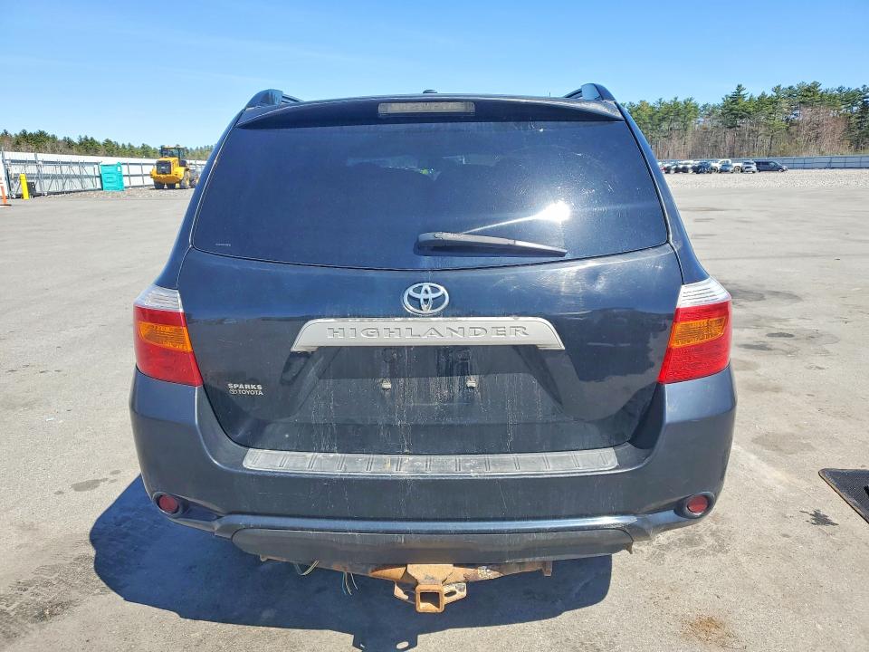 2010 Toyota Highlander VIN 5TDZK3EH5AS003704 COPART salvage auction — NORMAL WEAR, ME - CERTIFICATE OF TITLE, sold $1,100 on 2026-07-15 (photo 6)