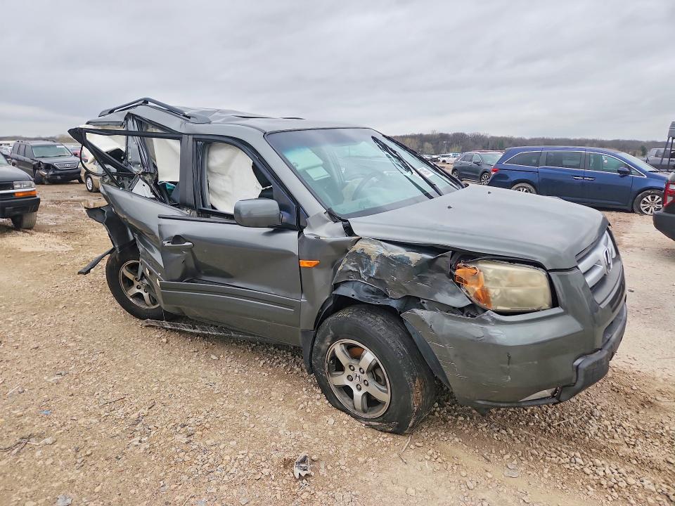 2008 Honda Pilot VIN 5FNYF18728B009742 COPART salvage auction — ALL OVER, Mo - Salvage Certificate Of Title, sold $125 on 2026-07-09 (photo 4)