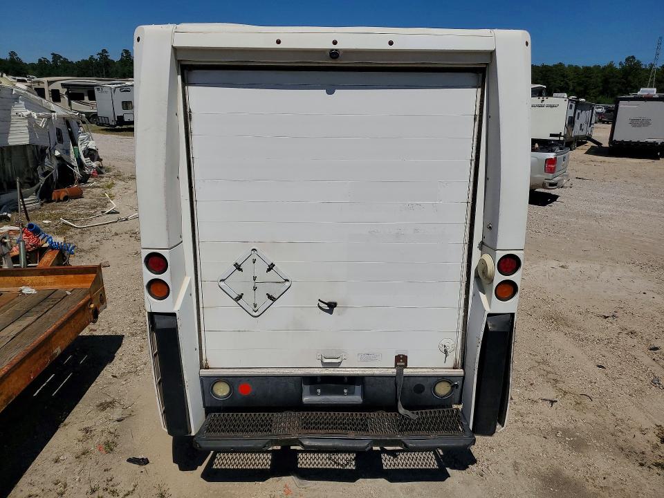 2015 Isuzu Npr VIN JALB4T175F7W00506 COPART salvage auction — MINOR DENT/SCRATCHES, TX - CERTIFICATE OF TITLE (P), sold $900 on 2026-07-28 (photo 6)