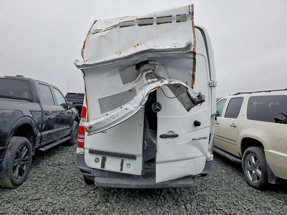 2016 Mercedes-benz Sprinter 2500 VIN WD3PE7DD9GP280454 COPART salvage auction — ALL OVER, Ia - Junking Certificate (P), sold $25 on 2026-07-07 (photo 6)