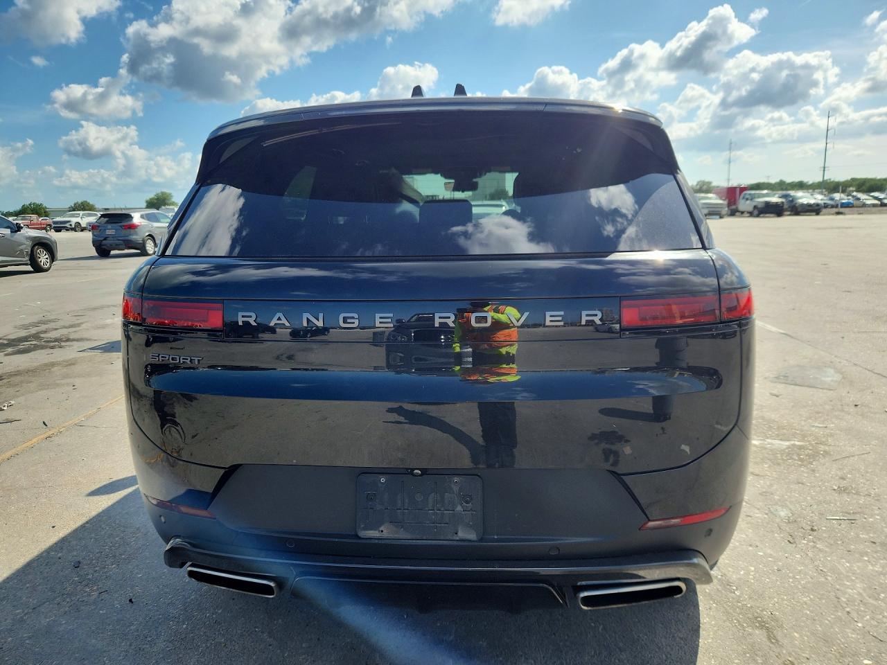 2024 Land Rover Range Rover Sport VIN SAL1P9EU0RA199907 COPART salvage auction — Front End, LA - CERT OF TITLE-SALVAGE, sold $42,000 on 2026-07-01 (photo 6)