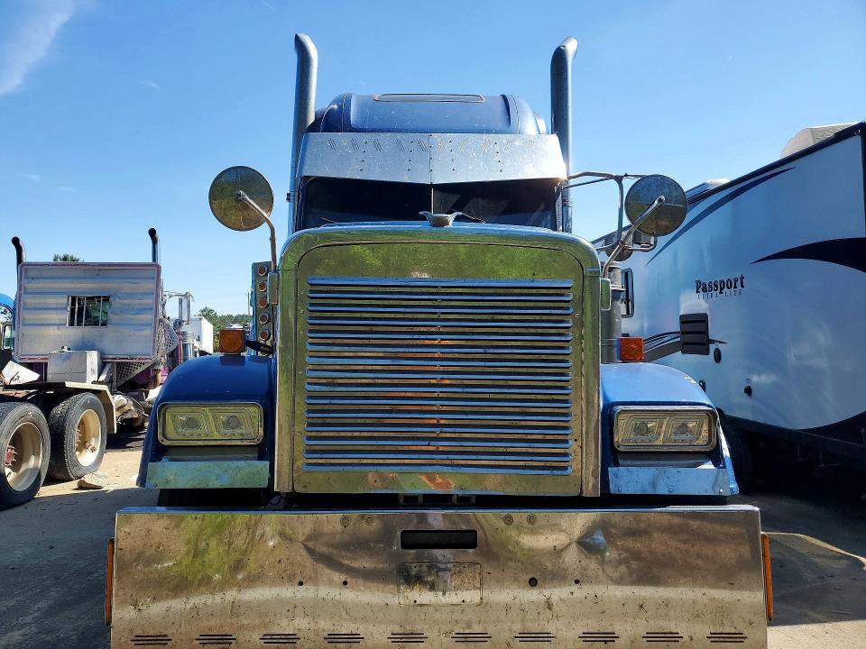 2006 Freightliner Conventional VIN 1FUJAPAV16DU26097 COPART salvage auction — SIDE, SC - CERT OF TITLE-SALVAGE, sold $8,500 on 2026-07-24 (photo 5)