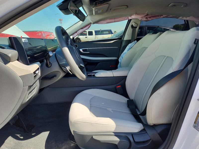 2026 Hyundai Sonata VIN KMHL24JJ2TA151955 COPART salvage auction — SIDE, Salvage Title, sold $7,200 on 2026-07-10 (photo 7)