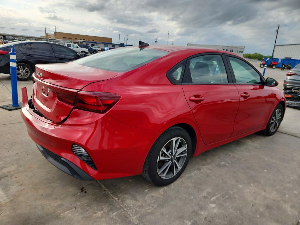 2024 Kia Forte VIN 3KPF24AD5RE816977 COPART salvage auction — REAR END, Tx - Certificate Of Title, sold $5,000 on 2026-07-02 (photo 3)