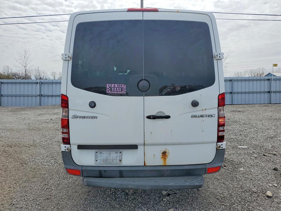 2011 Mercedes-benz Sprinter 2500 VIN WDZBE7CC8B5533647 COPART salvage auction — MINOR DENT/SCRATCHES, ON - PERMIT NO BRAND - UNFIT, sold $2,000 on 2026-07-15 (photo 6)