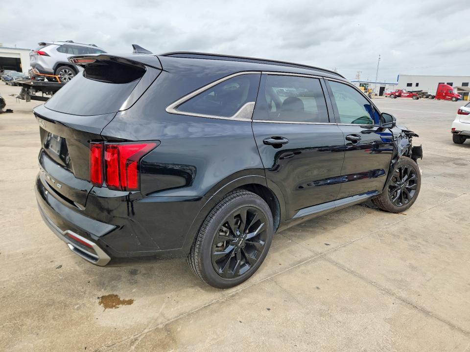 2022 Kia Sorento VIN 5XYRK4LFXNG071829 COPART salvage auction — FRONT END, TX - SALVAGE VEHICLE TITLE, sold $8,000 on 2026-07-06 (photo 3)