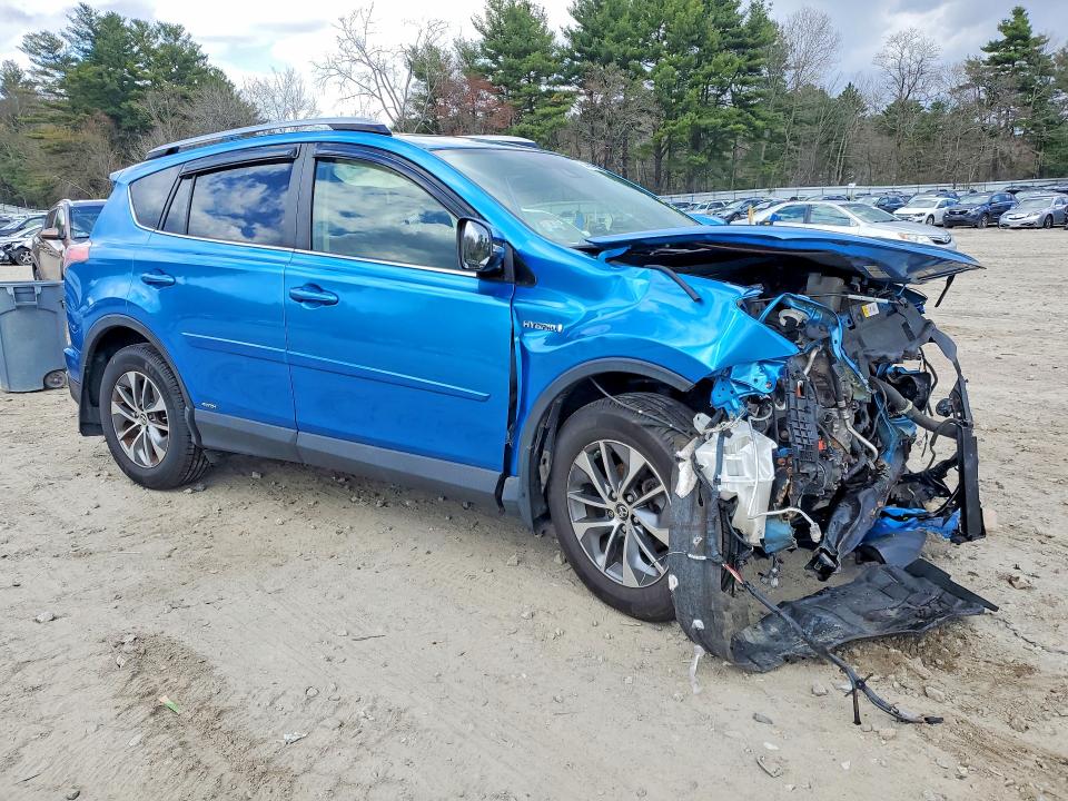 2017 Toyota VIN JTMRJREV2HD064624 COPART salvage auction — FRONT END, Salvage Title, sold $100 on 2026-07-23 (photo 4)