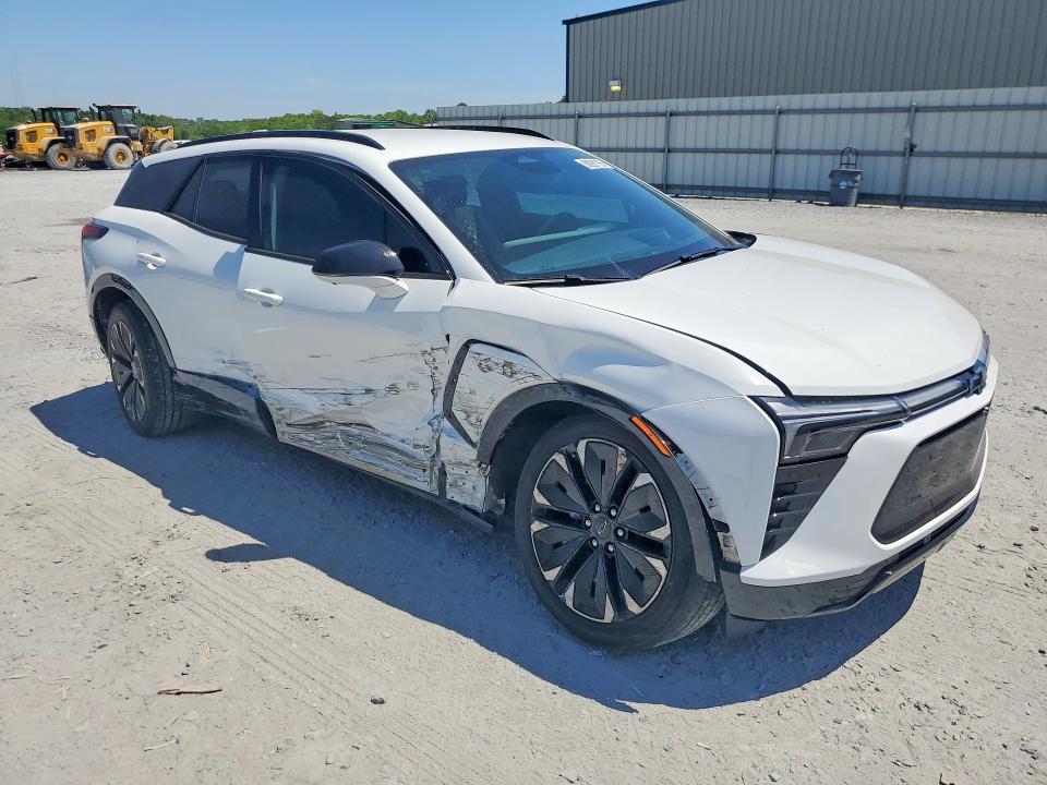 2024 Chevrolet Blazer VIN 3GNKDCRJ7RS161422 COPART salvage auction — SIDE, Nc - Salvage Certificate Of Title, sold $10,200 on 2026-07-22 (photo 4)