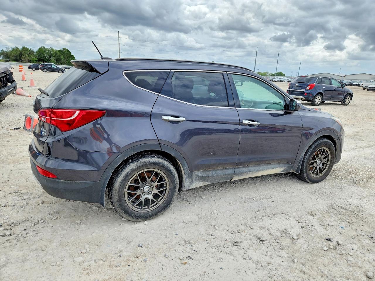 2015 Hyundai Santa Fe VIN 5XYZUDLB1FG271300 COPART salvage auction — Normal Wear, ON - PERMIT NO BRAND - FIT, sold $60 on 2026-07-09 (photo 3)