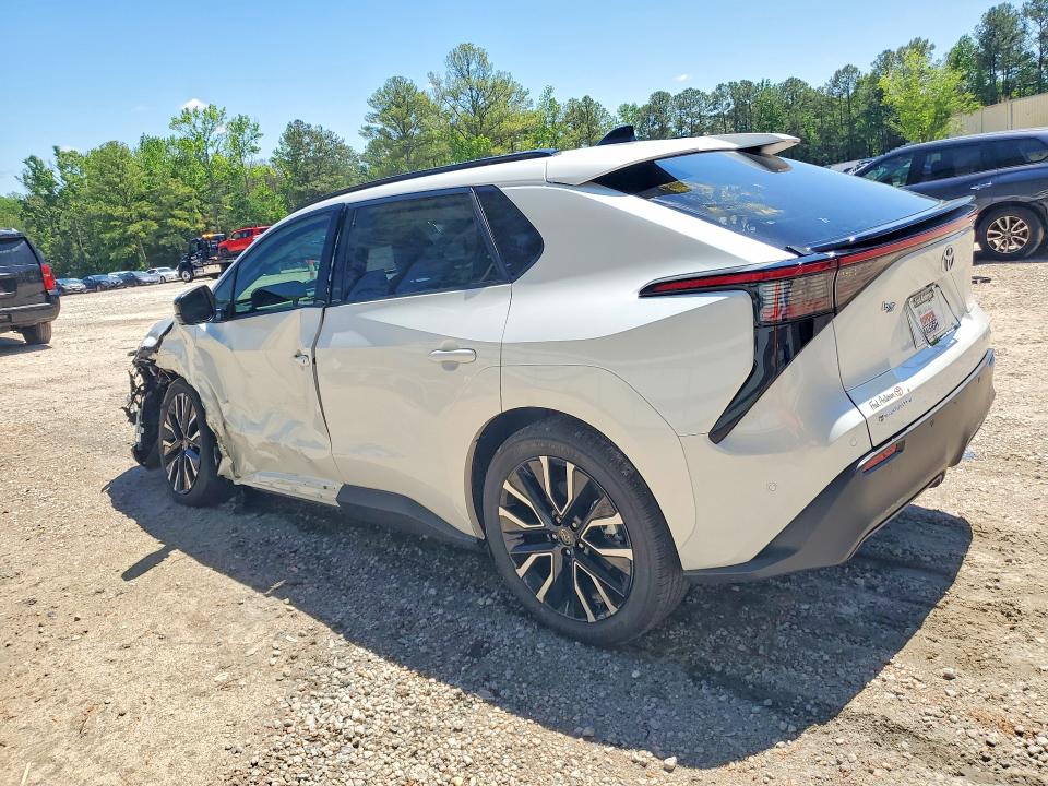 2026 Toyota Bz4x VIN JTMBDAFB2TA006151 COPART salvage auction — SIDE, Nc - Salvage Certificate Of Title, sold $11,200 on 2026-07-31 (photo 2)