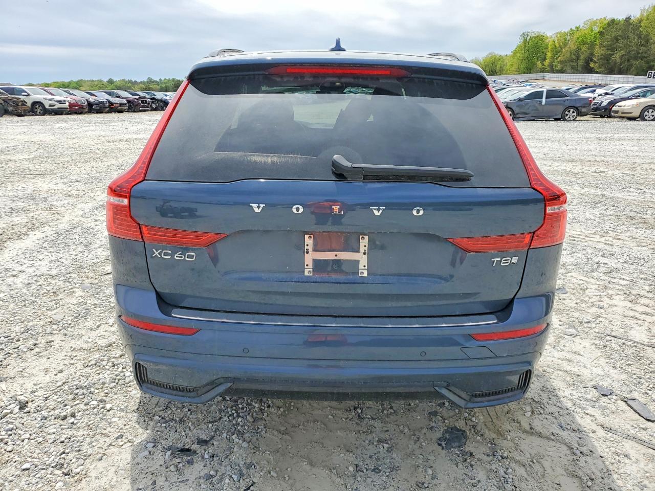 2025 Volvo XC60 VIN YV4H60RM2S1189607 COPART salvage auction — Side, GA - CERT OF TITLE-SALVAGE, sold $33,250 on 2026-08-19 (photo 6)