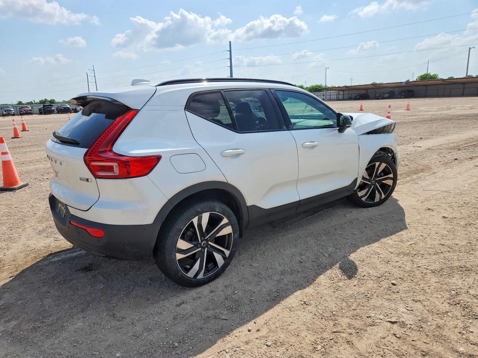 2023 Volvo Xc40 VIN YV4L12UX2P2977293 COPART salvage auction — FRONT END, Tx - Salvage Vehicle Title, sold $2,300 on 2026-07-22 (photo 3)