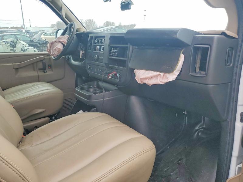 2025 Gmc Savana VIN 1GTW7AFP8S1223268 COPART salvage auction — FRONT END, Mi - Cert Of Title-Salvage Vehicle, sold $7,200 on 2026-07-29 (photo 8)