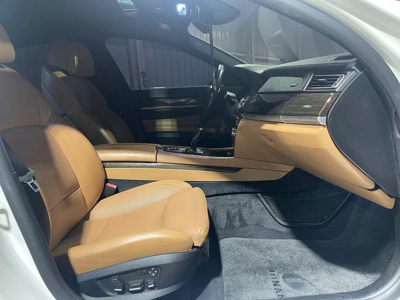 2010 BMW 7er VIN WBAKB8C58ACY64395 COPART salvage auction — Damage History, Rs - Clean Title, sold $22,600 on 2026-07-10 (photo 5)