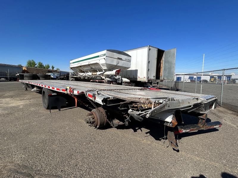 2016 Fontaine Flatbed trailer VIN 13N2532C8G1511734 COPART salvage auction — UNDERCARRIAGE, WA - BILL OF SALE, sold $11,900 on 2026-07-09 (photo 3)