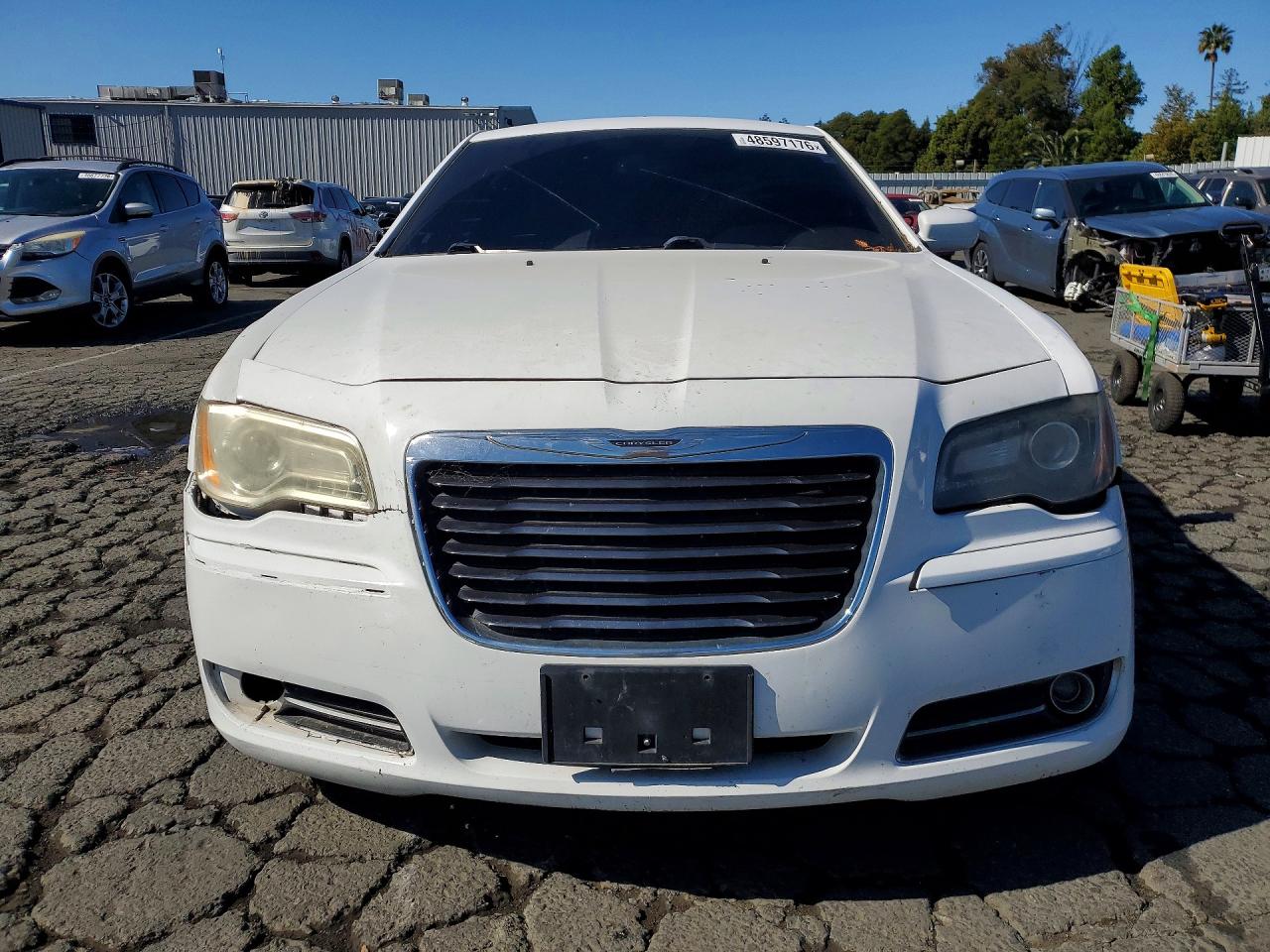 2012 Chrysler 300 VIN 2C3CCABG7CH186130 COPART salvage auction — Front End, Dv - Clean Title, sold $125 on 2026-09-24 (photo 5)