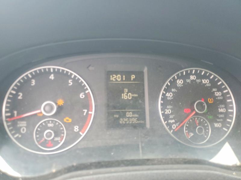 2012 Volkswagen VIN 1VWAP7A38CC064224 COPART salvage auction — MINOR DENT/SCRATCHES, NY - CERTIFICATE OF TITLE, sold $475 on 2026-07-02 (photo 9)