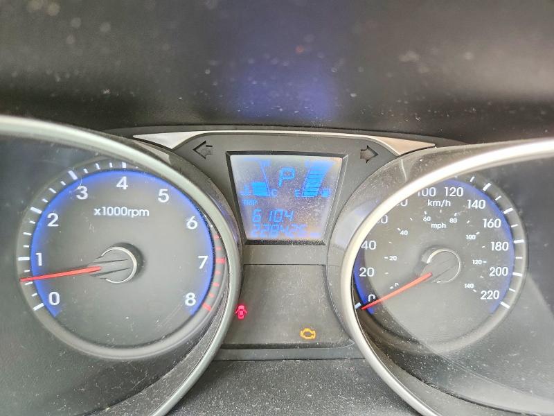 2011 Hyundai Tucson VIN KM8JUCAC0BU275328 COPART salvage auction — REAR END, AB - BOS - SALVAGE, sold $275 on 2026-07-28 (photo 9)