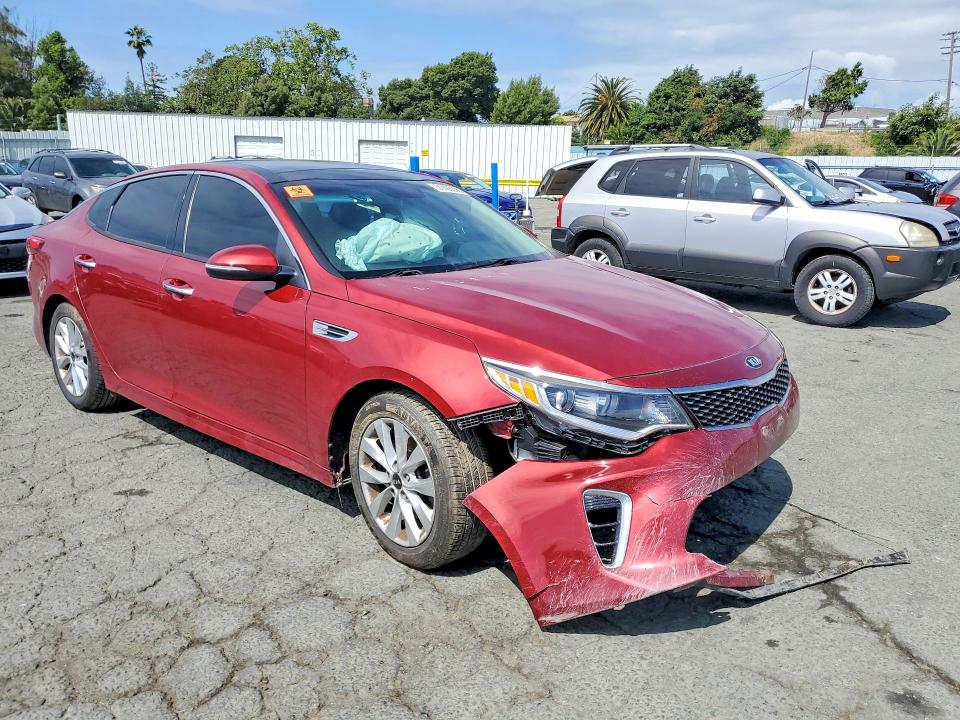 2018 Kia Optima VIN 5XXGT4L32JG241044 COPART salvage auction — FRONT END, CA - SALVAGE CERTIFICATE, sold $500 on 2026-07-24 (photo 4)